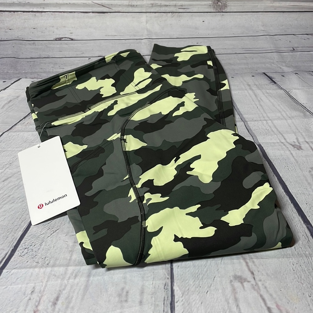 lululemon Fast & Free HR Tight 25” Camo Size 14